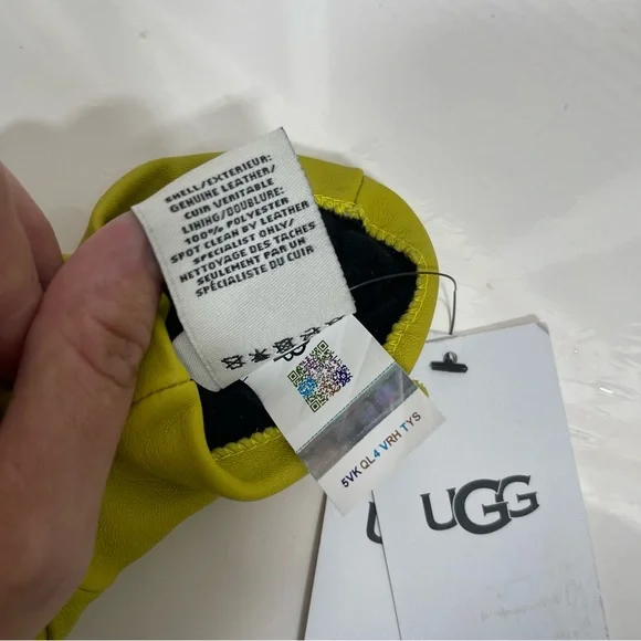 π NWT UGG Womenβs Leather Gloves π§€ Scrunched Logo Touchscreen | Size S - Picture 12 of 12